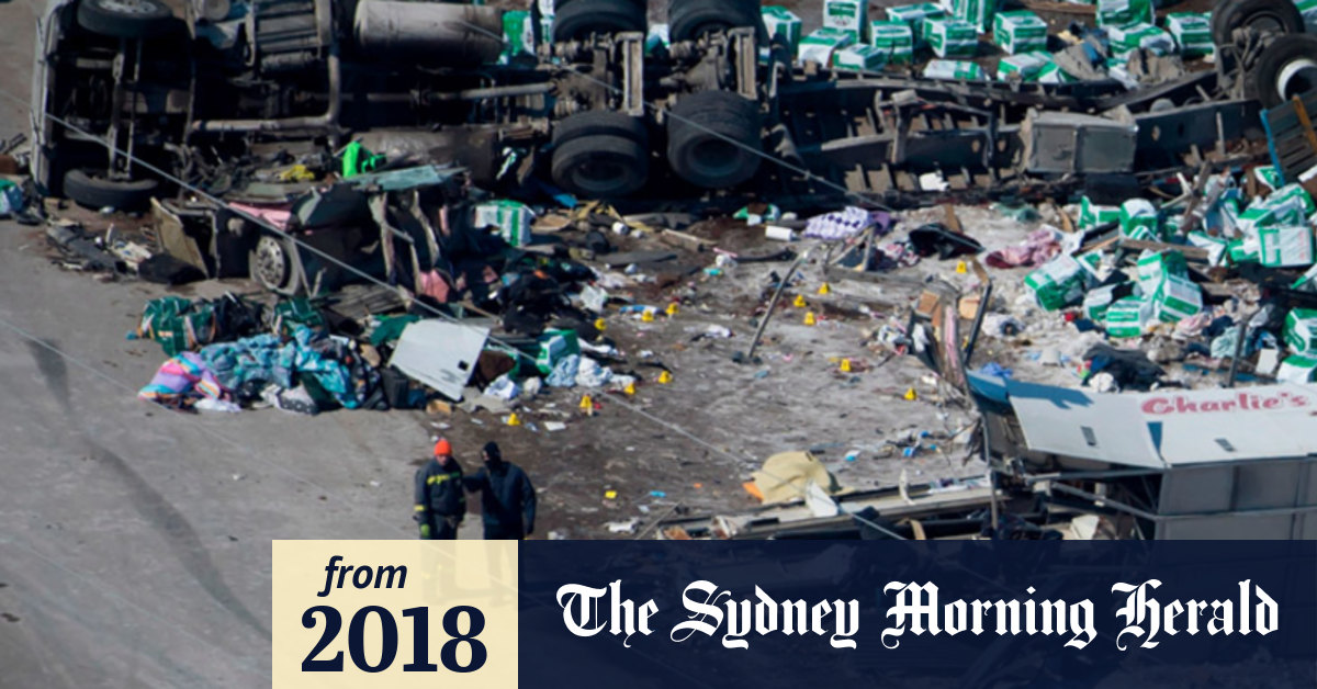 Video Fourteen killed in Canadian hockey team bus crash